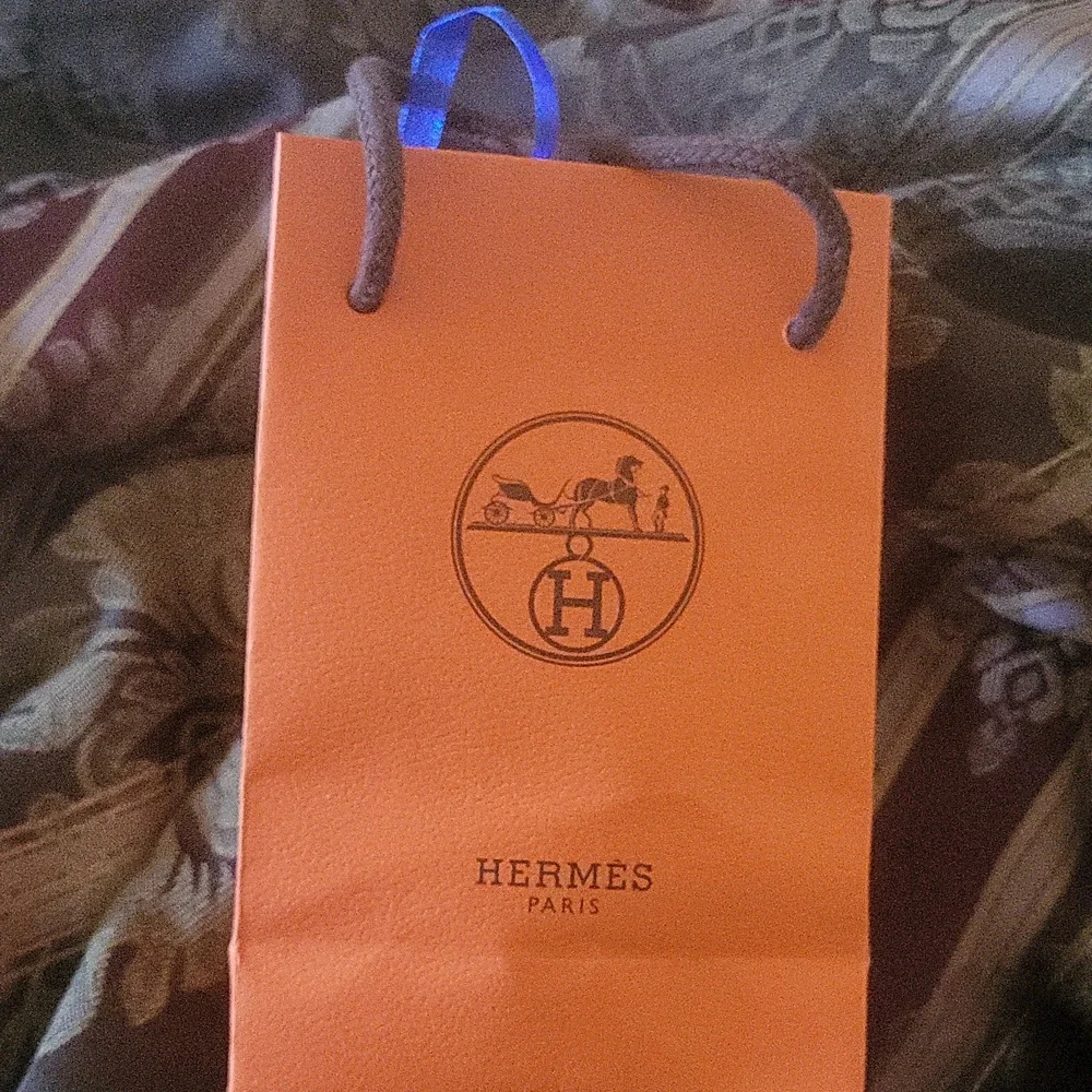 Hermès Tote Bag With Hermes Perfumes Package Fab With Other Perfumes Etc